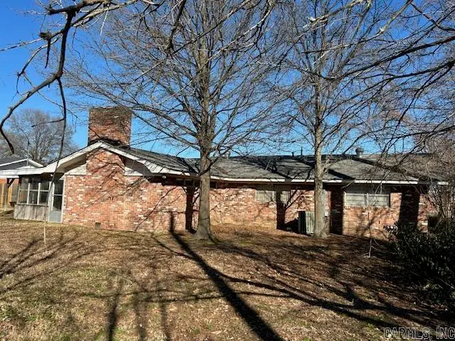 2110 S Prairie Street, Stuttgart, AR 72160 - #2