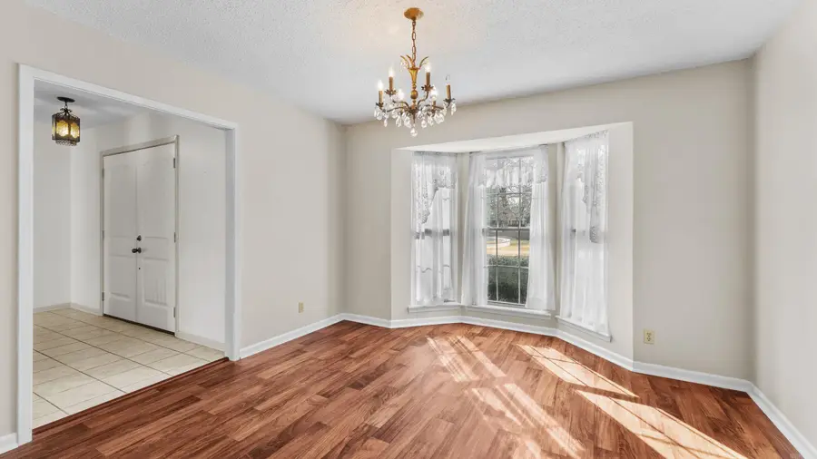 7 Horseshoe Dr., Wake Village, TX 75501 - #3