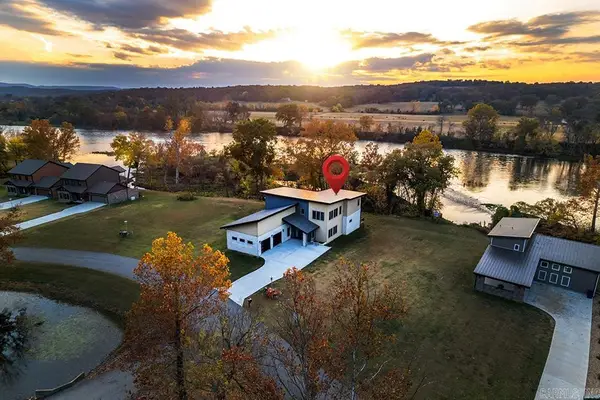 5 Sowbug Circle, Cotter, AR 72626