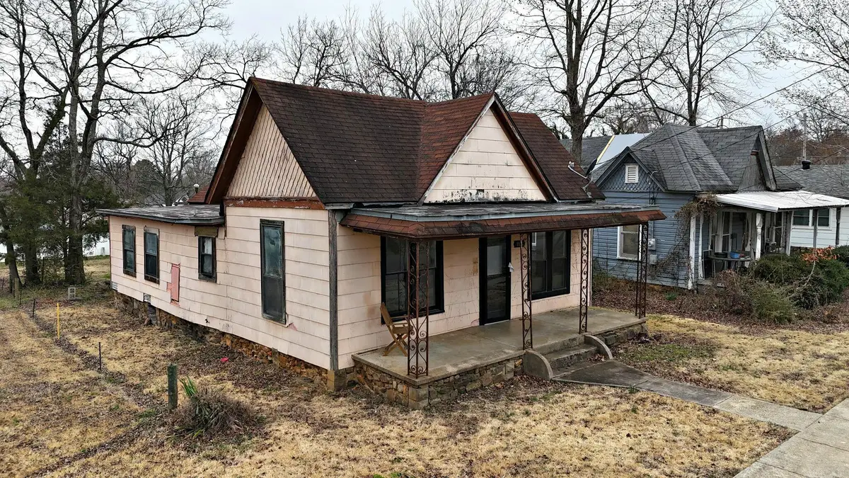 1105 7th St, Mena, AR 71953 - #1