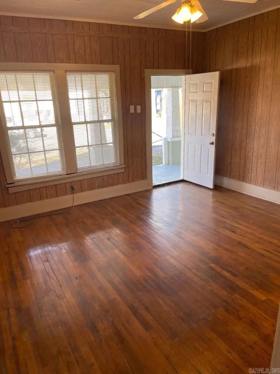 402 W Sevier St, Benton, AR 72019 - #2