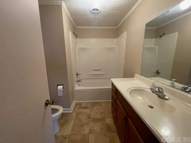 1606 S Maple Street, Stuttgart, AR 72160 - #2