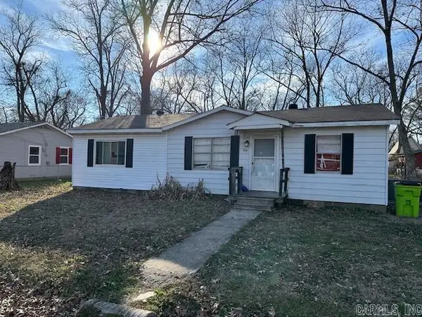 920 Hicks St, Lonoke, AR 72086