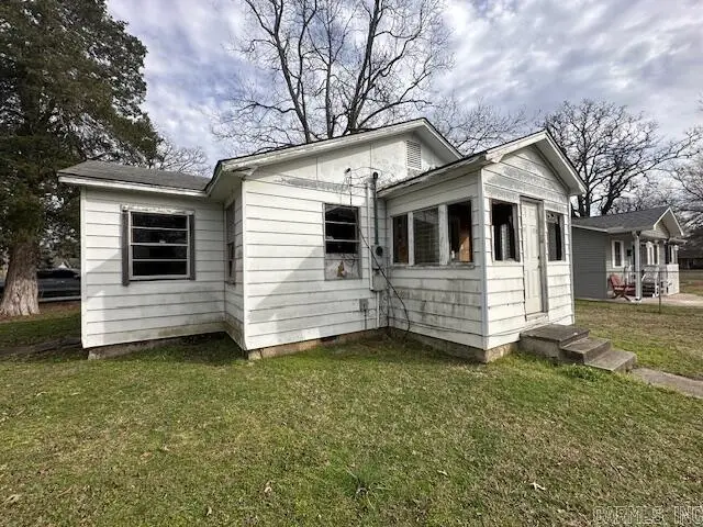 405 E 7th St, Lonoke, AR 72086 - #1