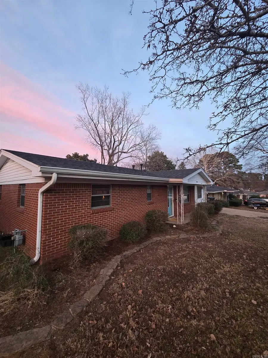 18 Kaye Lane, Jacksonville, AR 72076 - #3