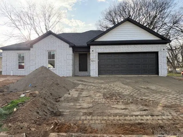 303 1/2 N West Street, Morrilton, AR 72110 - #1