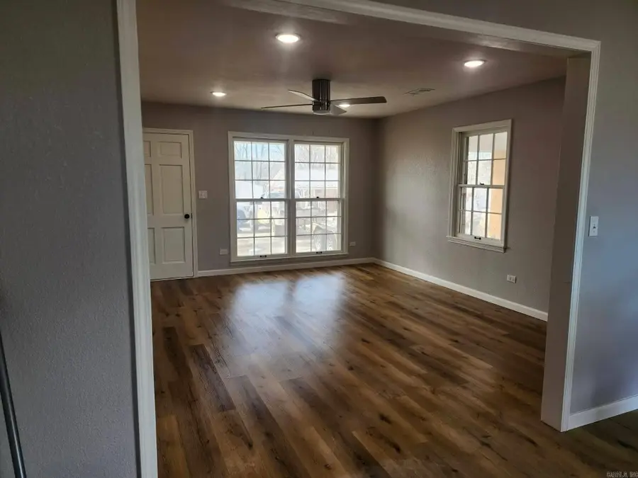 413 Cindy Street, Paragould, AR 72450 - #3