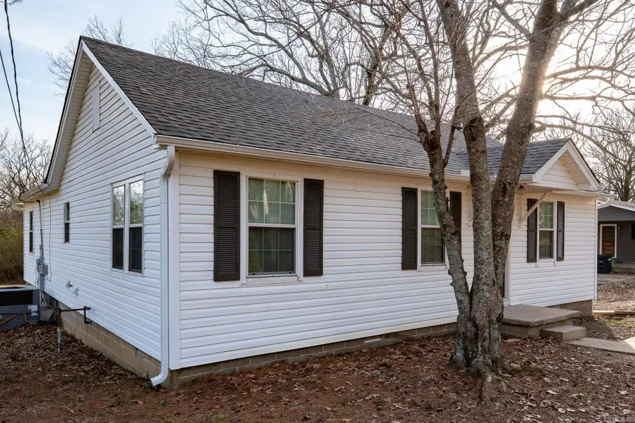 922 W Kiehl Avenue, Sherwood, AR 72120 - #3