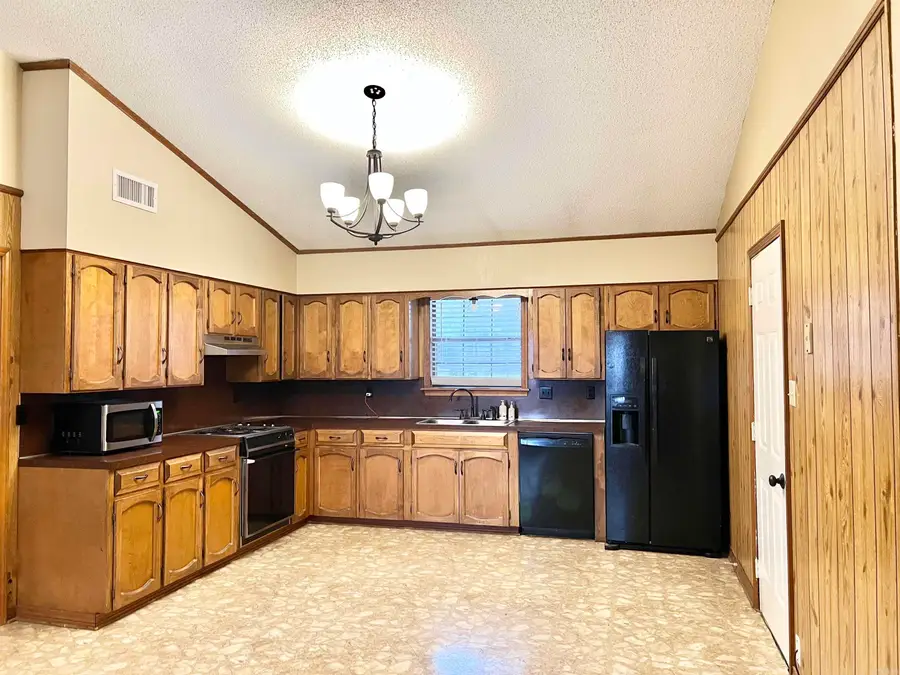 762 Sheila, Camden, AR 71701 - #3