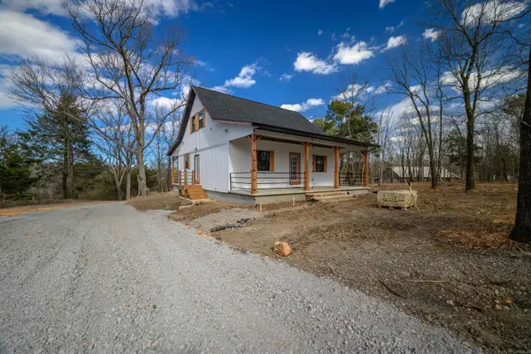 372 County Line Road, Locust Grove, AR 72550