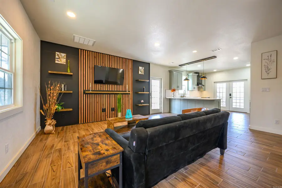 372 County Line Road, Locust Grove, AR 72550 - #3