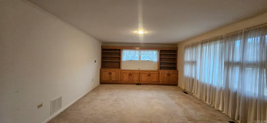 3700 W Kingshighway Highway, Paragould, AR 72450 - #3