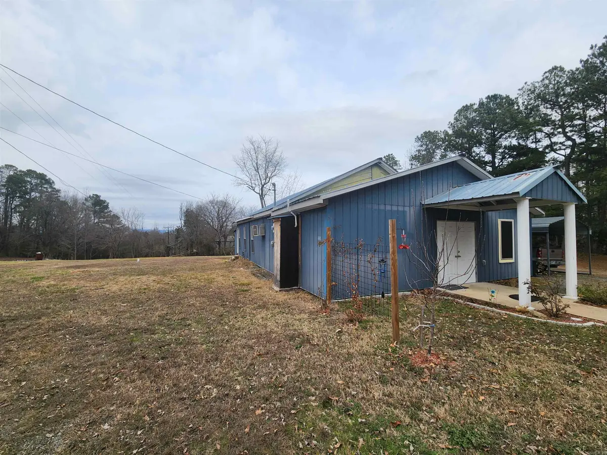 118 W Oak St, Cove, AR 71937 - #1