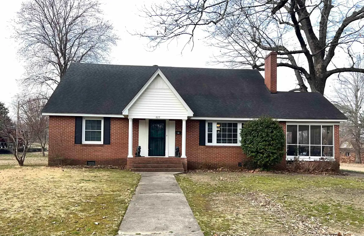 827 W Main Street, Piggott, AR 72454 - #1