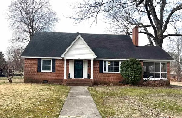 827 W Main Street, Piggott, AR 72454