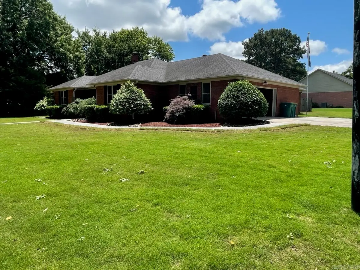 902 Deerfield Ct, Russellville, AR 72801 - #1