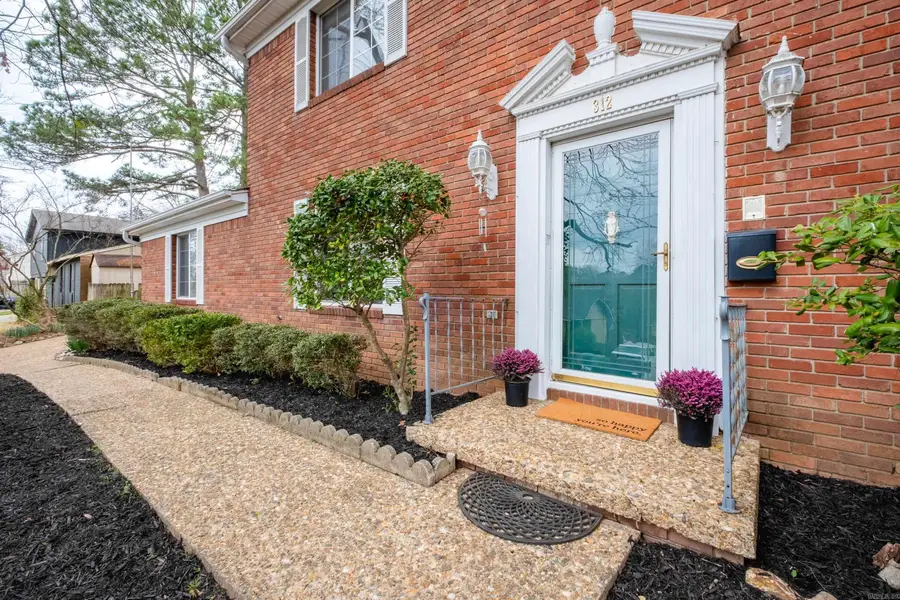 312 Auburn Drive, Little Rock, AR 72205 - #2