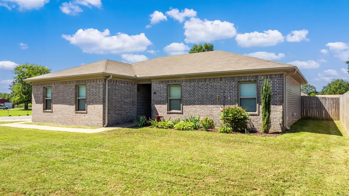 26 Saye St, Vilonia, AR 72173 - #1