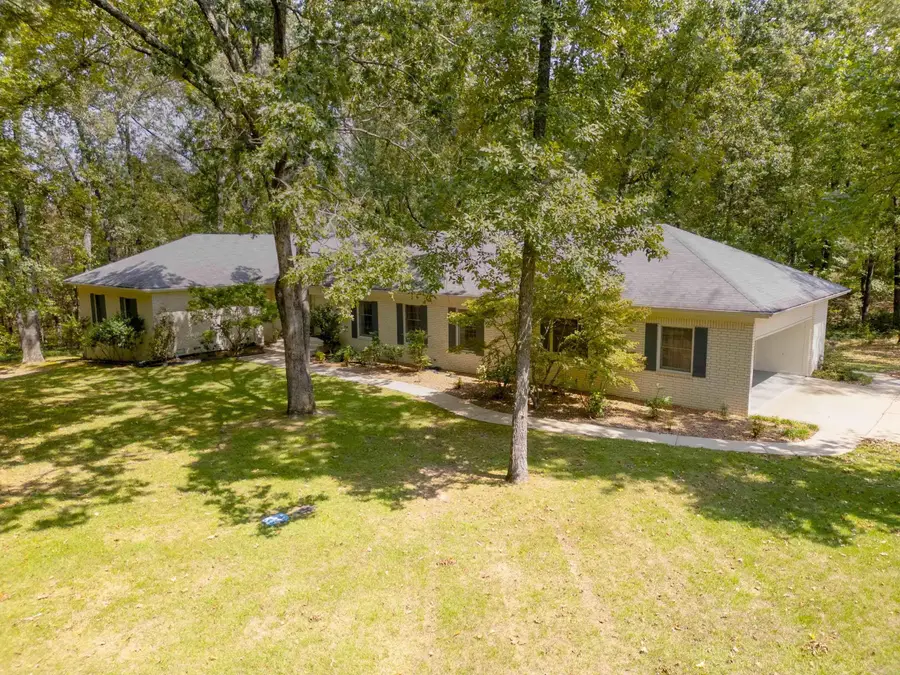 1104 Wildwood Ln., Heber Springs, AR 72543 - #2