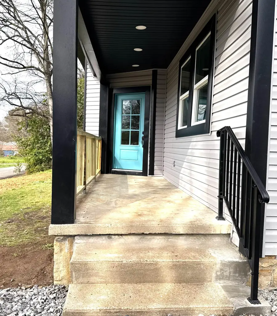 302 W Commerce St, Morrilton, AR 72110 - #2