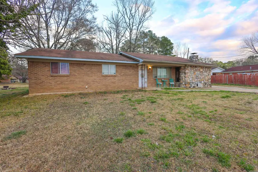 714 Lakeshore Street, Glenwood, AR 71943 - #2