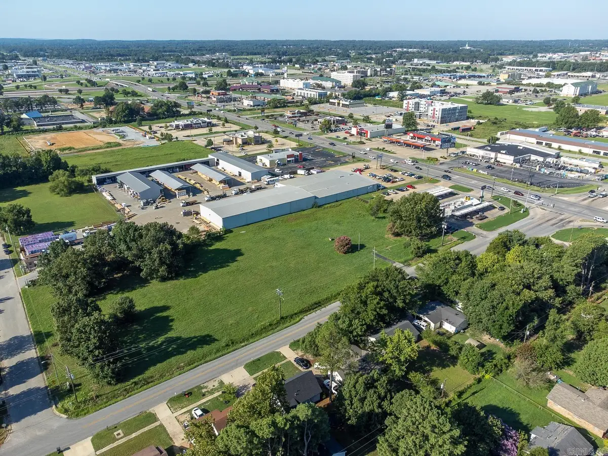 3009 Race St, Jonesboro, AR 72401 - #1