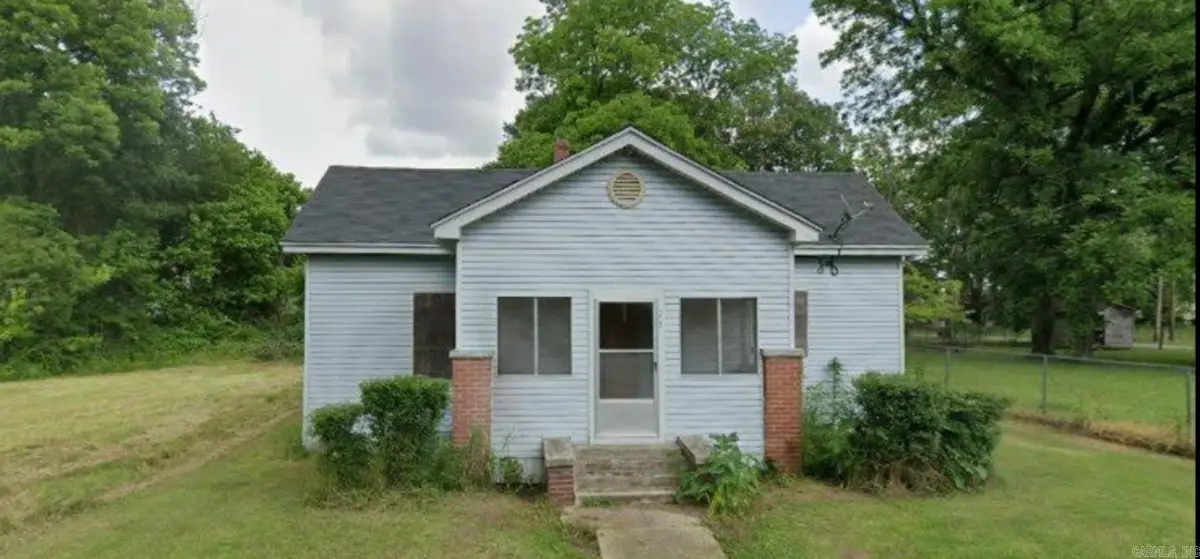 305 N School, Dermott, AR 71638 - #1