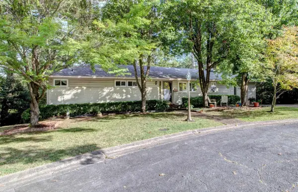 109 Winnwood Road, Little Rock, AR 72207