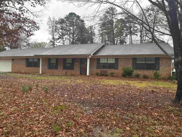 2710 Camelot Drive, Russellville, AR 72801