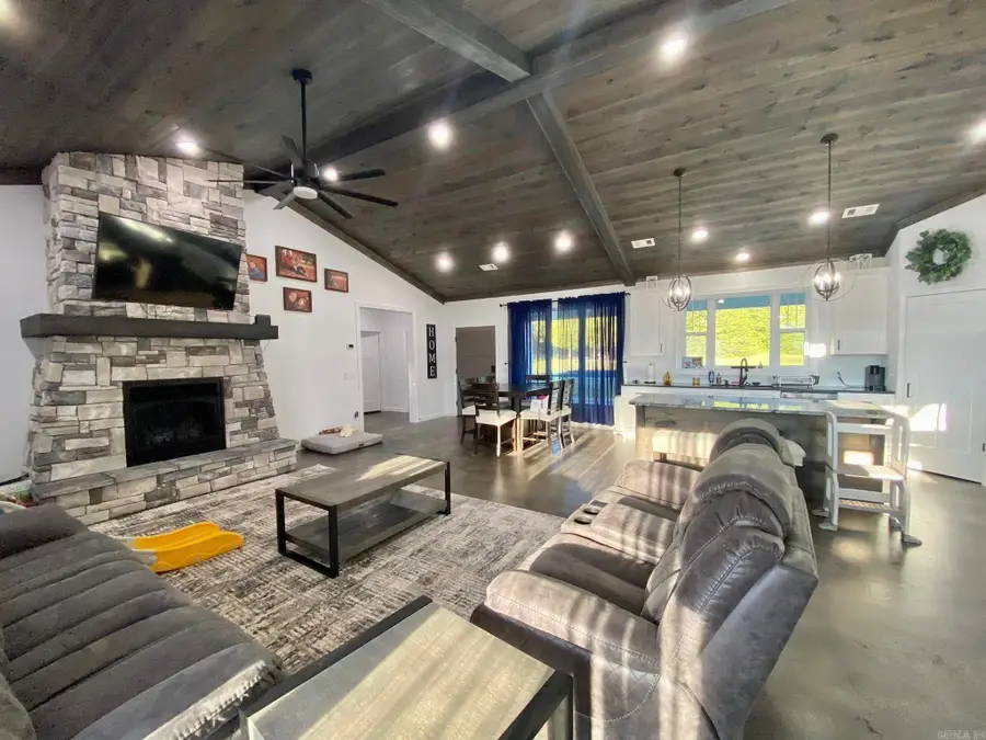 525 Harding Blvd, Mountain View, AR 72560 - #2