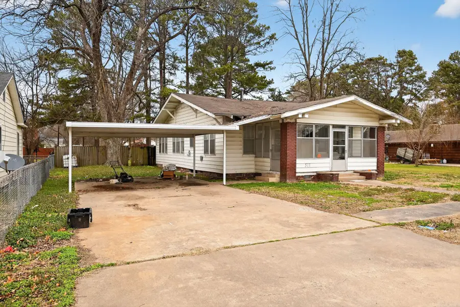511 E Banks Street, England, AR 72046 - #3