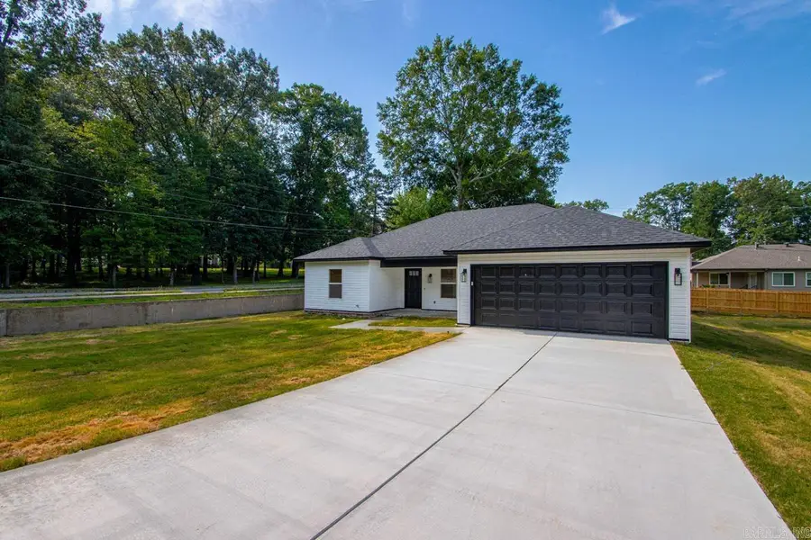 214 Pineview Avenue, Sherwood, AR 72120 - #2
