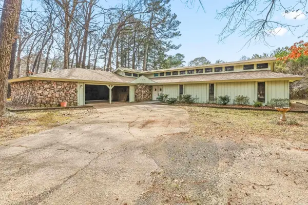 129 Ridgewood Drive, De Queen, AR 71832