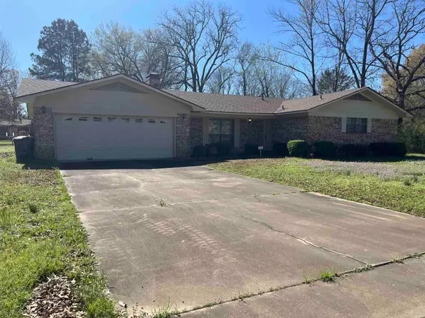 2607 W E Street, Russellville, AR 72801