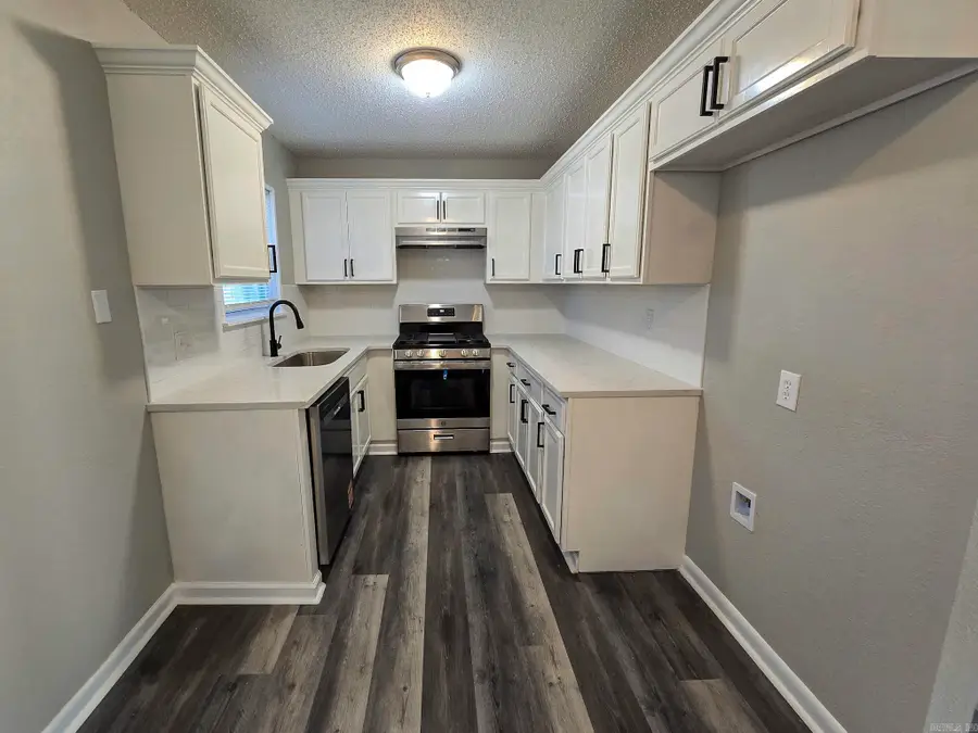 8201 Camelia, Benton, AR 72019 - #2