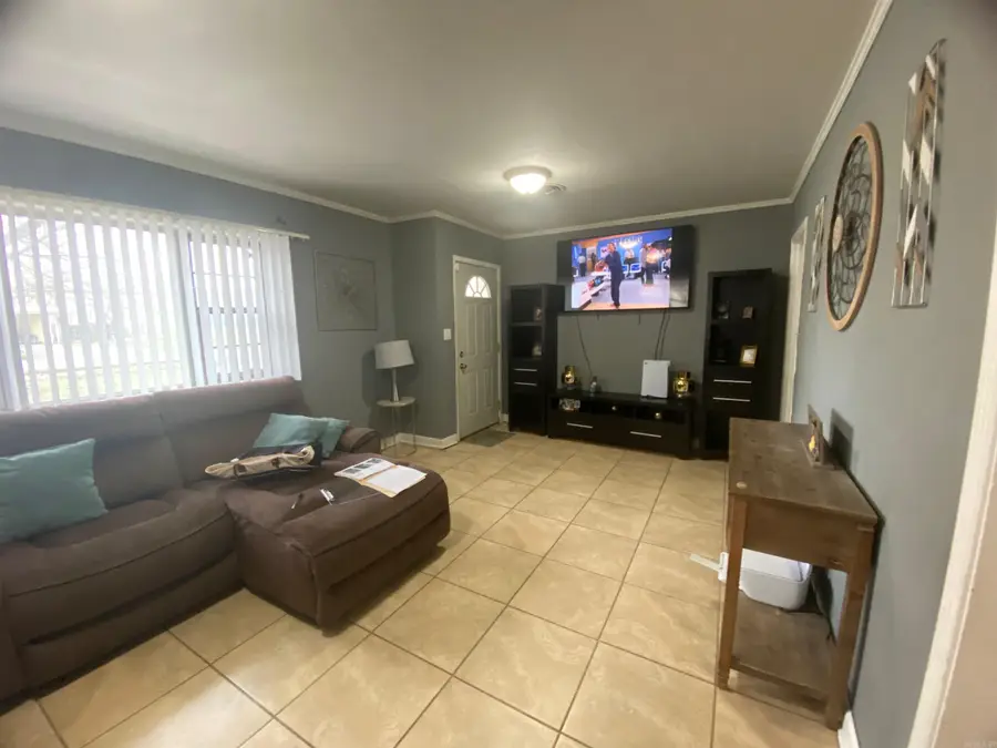 105 S Peterson Street, Dumas, AR 71639 - #3