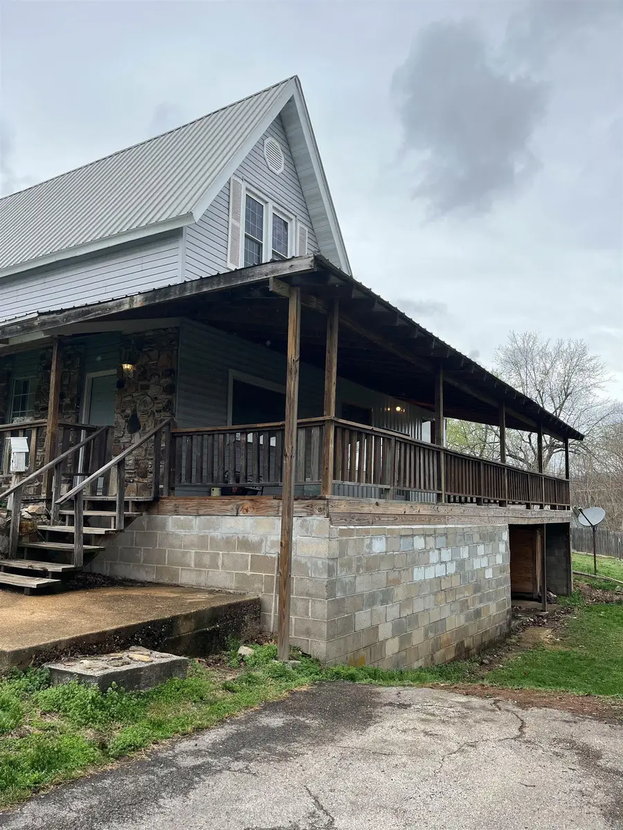 695 Summit Avenue, Mammoth Spring, AR 72554 - #3