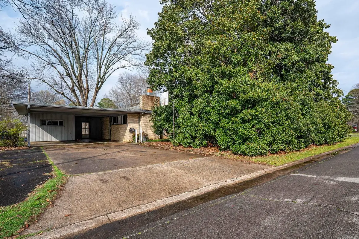 610 Fourth Street, Conway, AR 72032 - #1