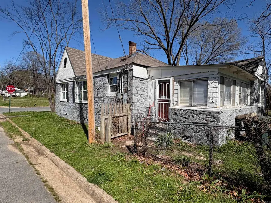4323 W 11th Street, Little Rock, AR 72204 - #2