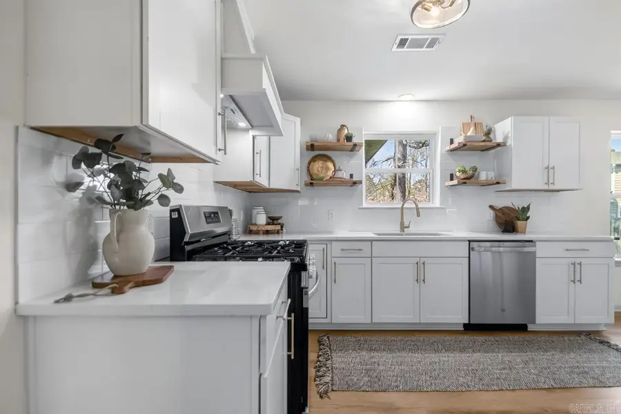 616 Edinburgh Ct, Jacksonville, AR 72076 - #2