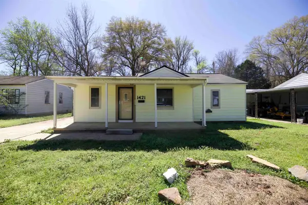 1421 Scotia St, Camden, AR 71701