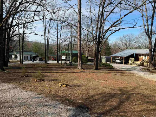 517 & 517 B E Webb Street, Mountain View, AR 72560