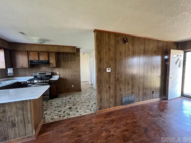 205 Lynn, Caraway, AR 72419 - #2