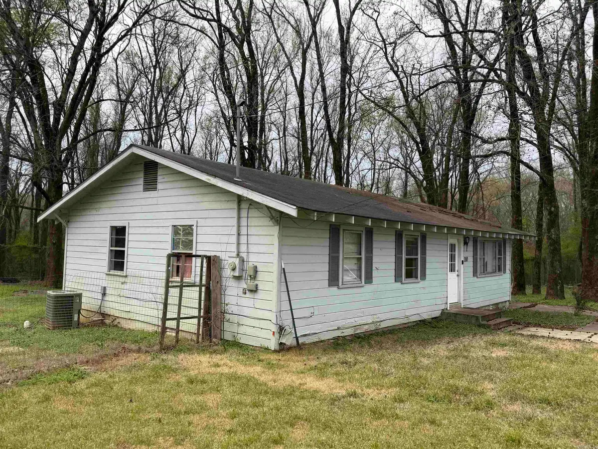 110 Perry St, Clarksville, AR 72830 - #1