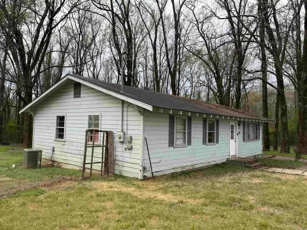 110 Perry St, Clarksville, AR 72830