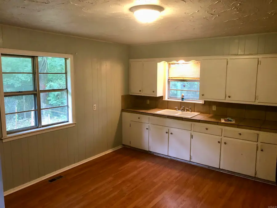 110 Perry St, Clarksville, AR 72830 - #3