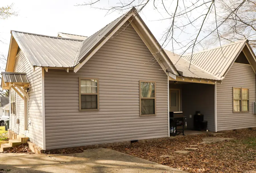 512 N Slemons Street, Monticello, AR 71655 - #3