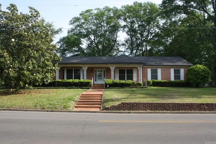 524 W Sypert Street, Nashville, AR 71852 - #2