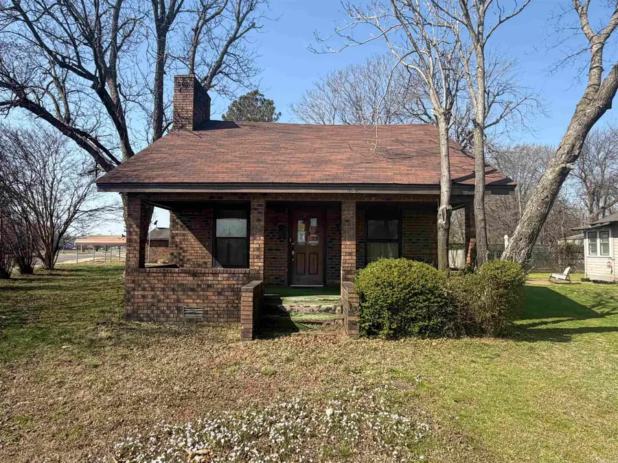 101 W Montgomery Street, Walnut Ridge, AR 72476 - #2