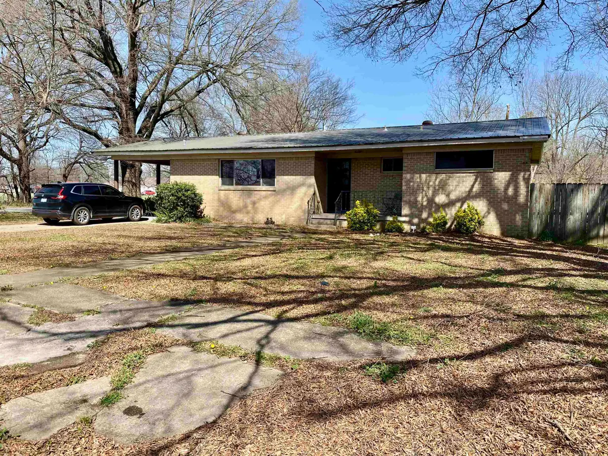 401 E Gum, Walnut Ridge, AR 72476 - #1